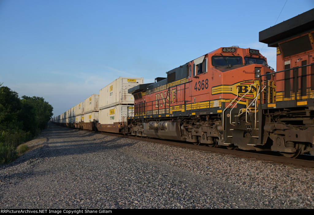 BNSF 4368 Roster shot